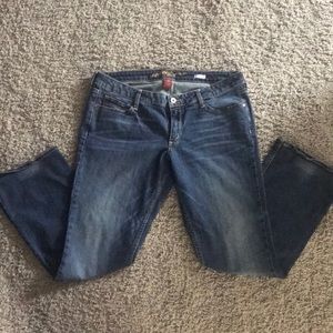 Juniors 15S Arizona jeans.